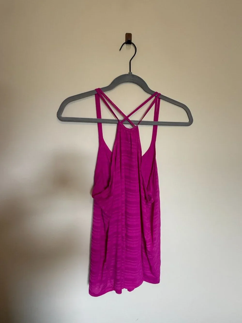 Nike Dri-Fit Tank Top Women’s XL Pink Strappy Racerback Workout Top New - Picture 3 of 3